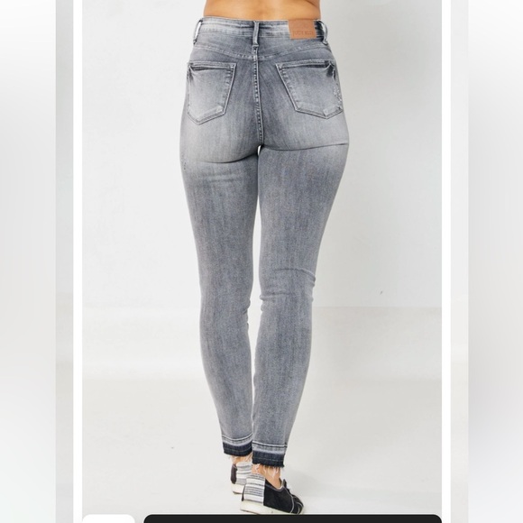 Judy Blue Tummy Control Gray Denim - Picture 2 of 4